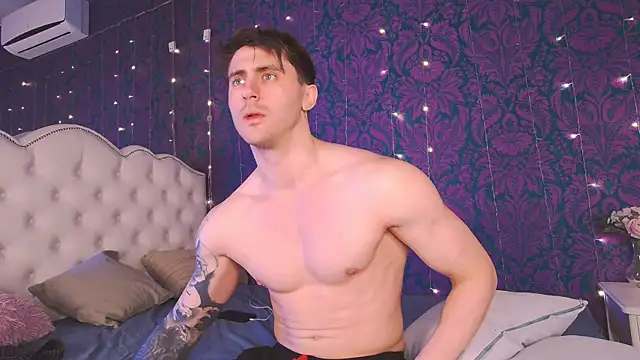 Snapshot of Oscar_Miller_ chatting on 11/28/25, 09:28 Oscar Miller online show from 11/28/25, 09:28