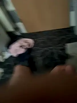 Snapshot of geilheit12 chatting on 10/03/25, 04:37 geilheit12 online show from 10/03/25, 04:37