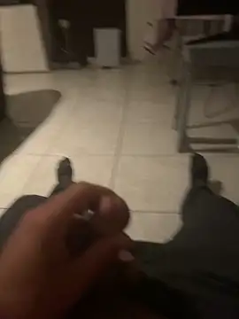 Snapshot of geilheit12 chatting on 10/11/25, 01:05 geilheit12 online show from 10/11/25, 01:05