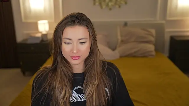 Snapshot of Luna_secretgirl chatting on 09/30/25, 06:51 Luna secretgirl online show from 09/30/25, 06:51