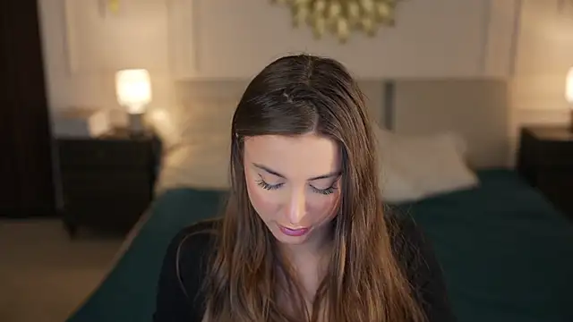 Snapshot of Luna_secretgirl chatting on 12/16/25, 08:19 Luna secretgirl online show from 12/16/25, 08:19