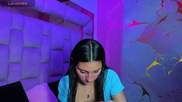  Luna Bennett online show from 05/21/26, 08:16