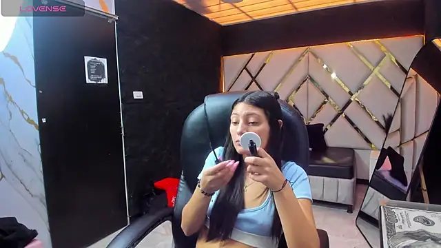  Luna Bennett online show from 07/01/26, 07:46