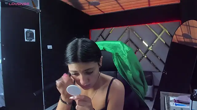  Luna Bennett online show from 07/03/26, 08:15