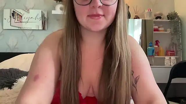 Snapshot of SexySashaxox chatting on 10/10/25, 08:46 SexySashaxox online show from 10/10/25, 08:46