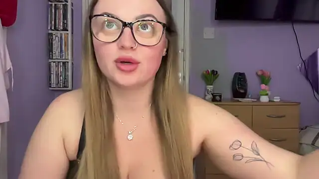 Snapshot of SexySashaxox chatting on 03/27/26, 03:34 SexySashaxox online show from 03/27/26, 03:34