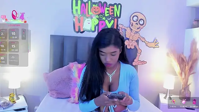 Snapshot of KendraChavez_ chatting on 10/09/25, 09:02 KendraChavez online show from 10/09/25, 09:02