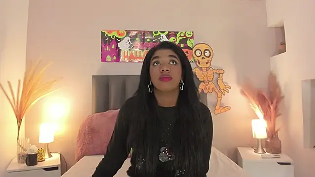 Snapshot of KendraChavez_ chatting on 10/13/25, 03:17 KendraChavez online show from 10/13/25, 03:17