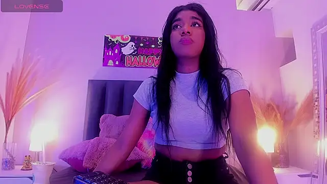 Snapshot of KendraChavez_ chatting on 10/21/25, 09:59 KendraChavez online show from 10/21/25, 09:59