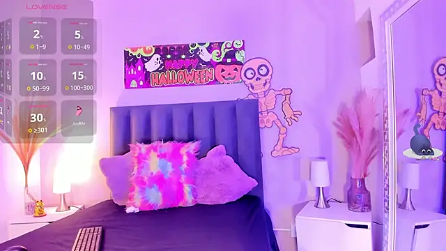 Snapshot of KendraChavez_ chatting on 10/24/25, 11:12 KendraChavez online show from 10/24/25, 11:12