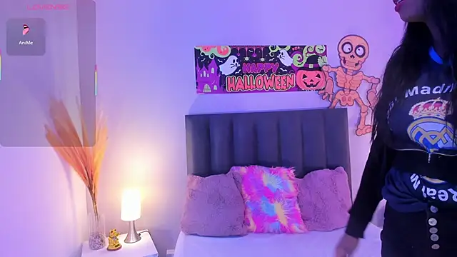 Snapshot of KendraChavez_ chatting on 10/30/25, 10:32 KendraChavez online show from 10/30/25, 10:32