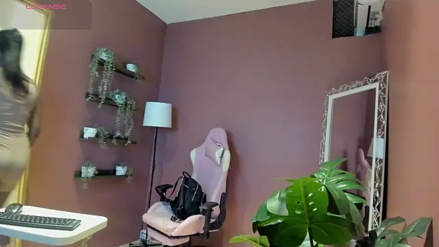 Snapshot of KendraChavez_ chatting on 11/04/25, 09:14 KendraChavez online show from 11/04/25, 09:14