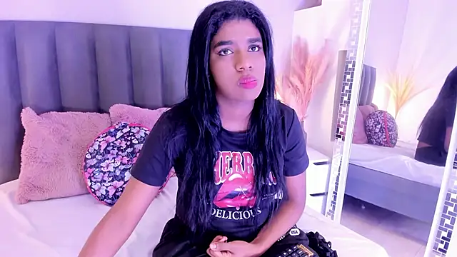 Snapshot of KendraChavez_ chatting on 11/17/25, 10:37 KendraChavez online show from 11/17/25, 10:37