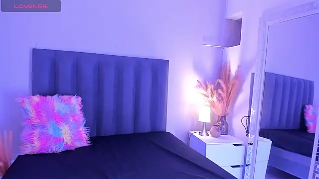 Snapshot of KendraChavez_ chatting on 12/04/25, 09:45 KendraChavez online show from 12/04/25, 09:45