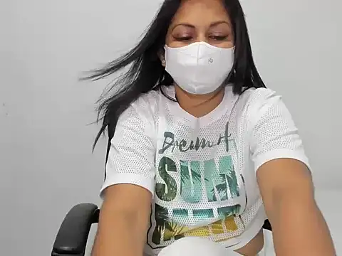 Snapshot of Crazy_Cat1995 chatting on 10/05/25, 05:33 Crazy Cat1995 online show from 10/05/25, 05:33