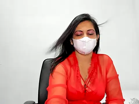 Snapshot of Crazy_Cat1995 chatting on 11/01/25, 04:31 Crazy Cat1995 online show from 11/01/25, 04:31