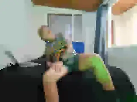 Snapshot of Maryandres chatting on 09/10/25, 05:46 Maryandres online show from 09/10/25, 05:46