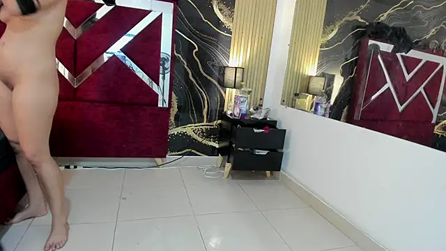 Snapshot of VioletRose_as chatting on 11/30/25, 08:07 VioletRose as online show from 11/30/25, 08:07