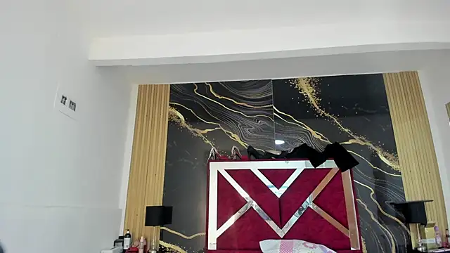 Snapshot of VioletRose_as chatting on 12/02/25, 09:10 VioletRose as online show from 12/02/25, 09:10