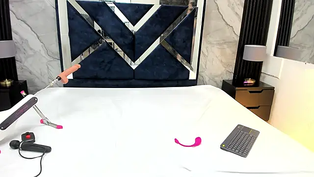 VioletRose as online show from 05/16/26, 08:07