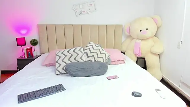 Alana Sky online show from 10/16/25, 01:12