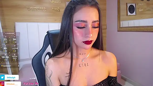 Snapshot of Abril_Velvet_a_ chatting on 10/07/25, 07:44 Abril Velvet a online show from 10/07/25, 07:44