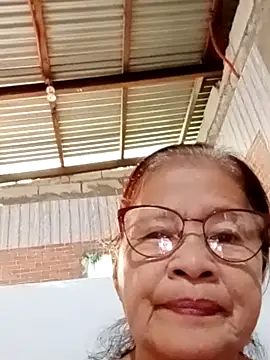 Snapshot of Sweet-Lita50 chatting on 10/17/25, 01:42 Sweet-Lita50 online show from 10/17/25, 01:42