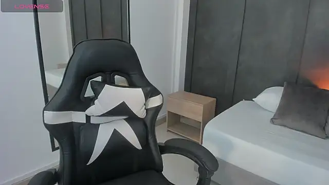 Snapshot of altair_mori chatting on 11/24/25, 08:19 altair mori online show from 11/24/25, 08:19