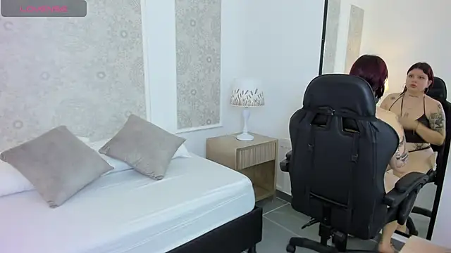 Snapshot of altair_mori chatting on 11/25/25, 12:27 altair mori online show from 11/25/25, 12:27