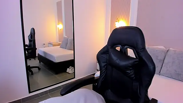 Snapshot of altair_mori chatting on 11/27/25, 12:29 altair mori online show from 11/27/25, 12:29