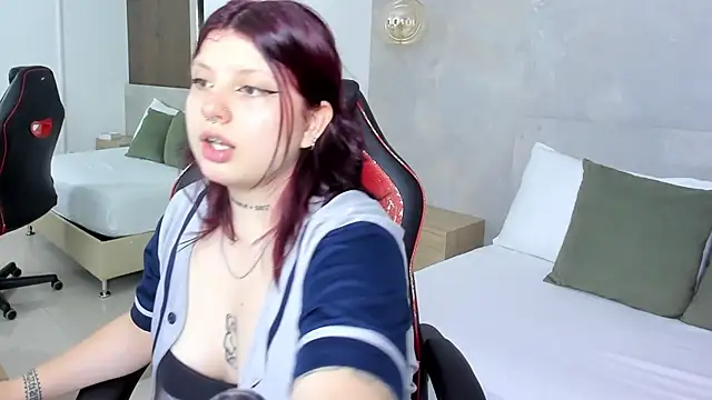 Snapshot of altair_mori chatting on 12/16/25, 12:10 altair mori online show from 12/16/25, 12:10