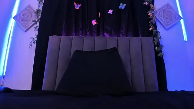 AkiraStone  online show from 10/21/25, 12:17