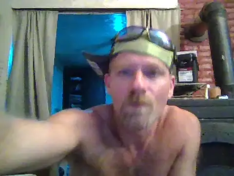 Snapshot of Eat_it_from_the_back chatting on 09/28/25, 10:53 Eat it from the back online show from 09/28/25, 10:53