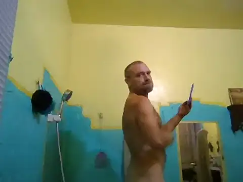 Snapshot of Eat_it_from_the_back chatting on 10/01/25, 01:44 Eat it from the back online show from 10/01/25, 01:44