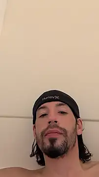 Snapshot of MoneyMonty711 chatting on 11/02/25, 03:53 MoneyMonty711 online show from 11/02/25, 03:53