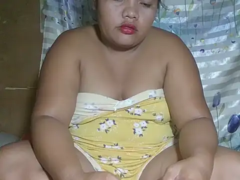 hot mom13 online show from 10/24/25, 07:05