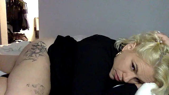 Snapshot of toomuchofafreak chatting on 09/08/25, 06:18 toomuchofafreak online show from 09/08/25, 06:18