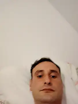 Snapshot of Mili221 chatting on 09/19/25, 11:16 Mili221 online show from 09/19/25, 11:16