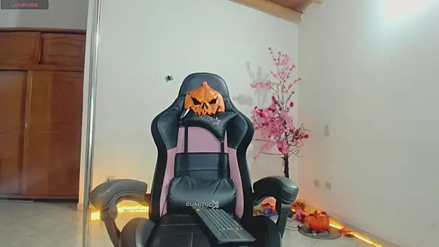 auraeroticaxxx online show from 11/01/25, 04:25