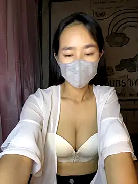 TiNa 04 online show from 10/19/25, 10:21