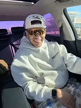 Snapshot of StrokingDaddy4 chatting on 11/27/25, 05:26 StrokingDaddy4 online show from 11/27/25, 05:26