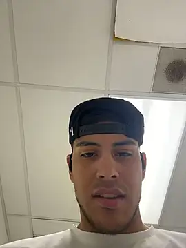 Snapshot of StrokingDaddy4 chatting on 11/28/25, 11:29 StrokingDaddy4 online show from 11/28/25, 11:29