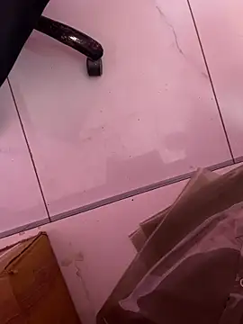 Snapshot of SexyImran chatting on 10/18/25, 08:04 SexyImran online show from 10/18/25, 08:04