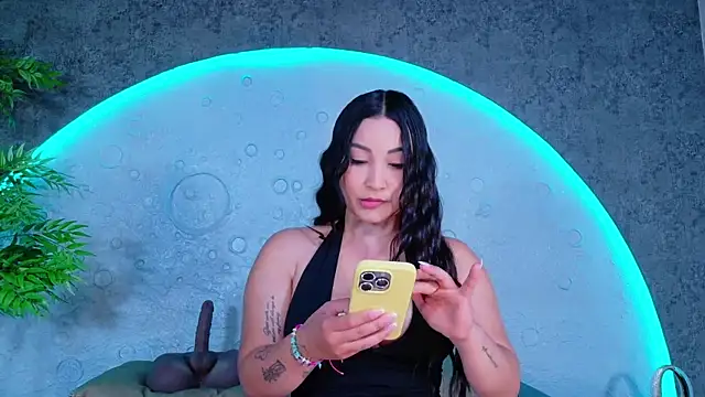 ReinaChloe online show from 07/01/26, 04:29