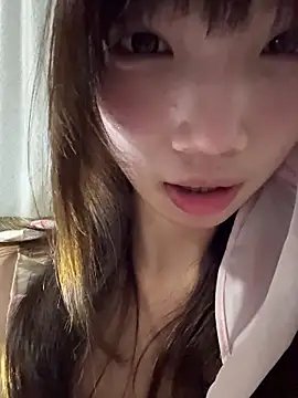 Snapshot of Yiyi-707 chatting on 11/08/25, 02:17 Yiyi-707 online show from 11/08/25, 02:17