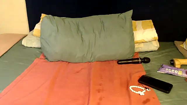 Snapshot of Sexy-Momo chatting on 10/18/25, 05:35 Sexy-Momo online show from 10/18/25, 05:35