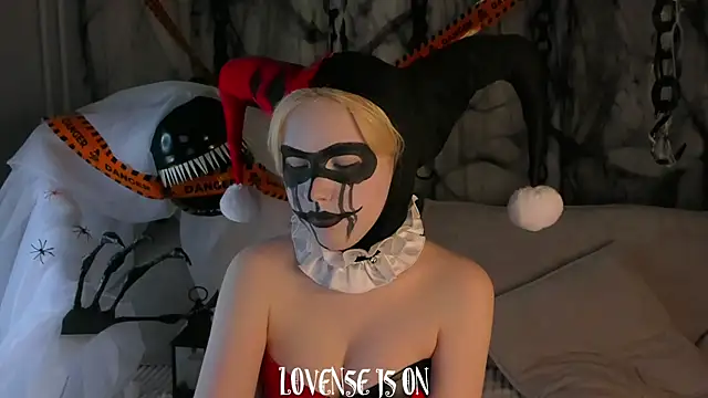 ElizSpieth online show from 10/31/25, 01:17