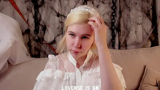 ElizSpieth online show from 11/06/25, 01:28