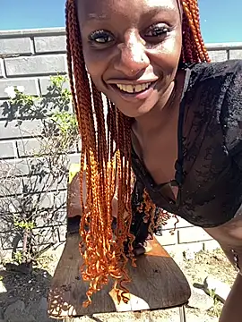LonelyQueenxx25 online show from 06/15/26, 09:44