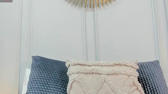 CharlotteBrownn  online show from 05/04/26, 12:50
